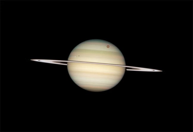 50 images of Saturn's Enceladus moon - where life can exist (Part 2) Picture 1