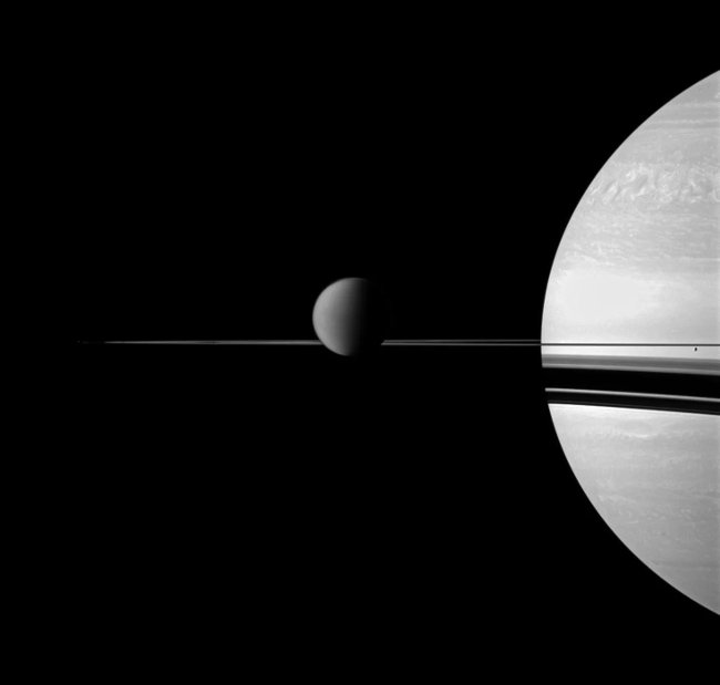 50 images of Saturn's Enceladus moon - where life can exist (Part 2) Picture 13