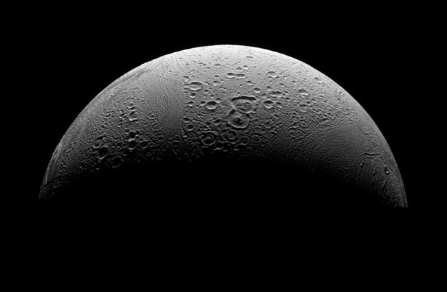 50 images of Saturn's Enceladus moon - where life can exist (Part 2) Picture 4