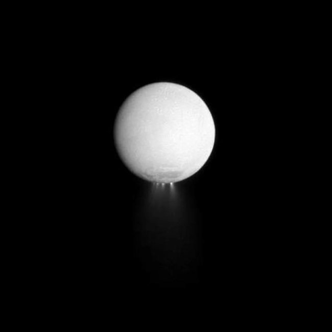 50 images of Saturn's Enceladus moon - where life can exist (Part 2) Picture 6