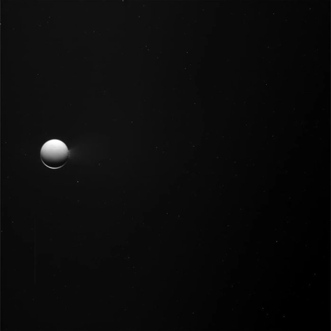 50 images of Saturn's Enceladus moon - where life can exist (Part 2) Picture 7