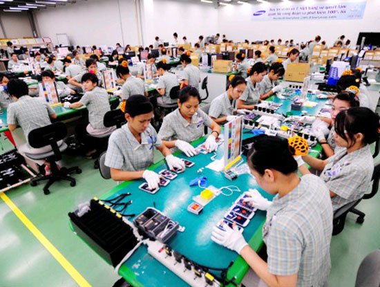 50% of Samsung phones are manufactured in Vietnam Picture 1