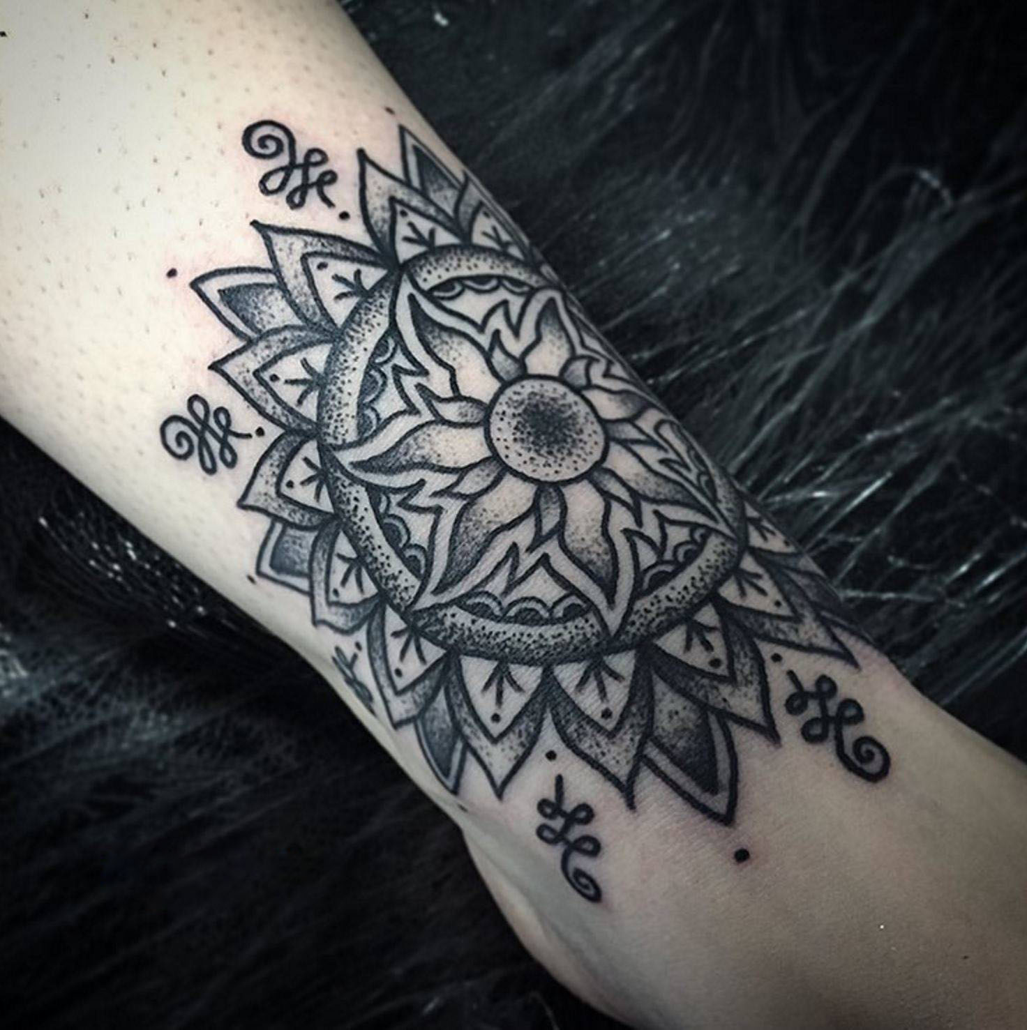 50+ Very beautiful pattern tattoos Picture 23