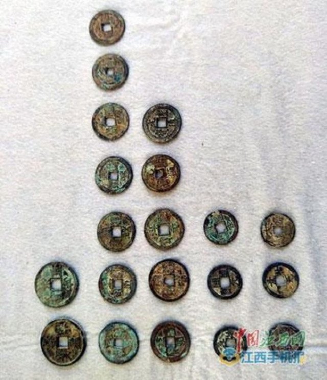 5.6 tons of coins were excavated under the house in Jiangxi, China Picture 1