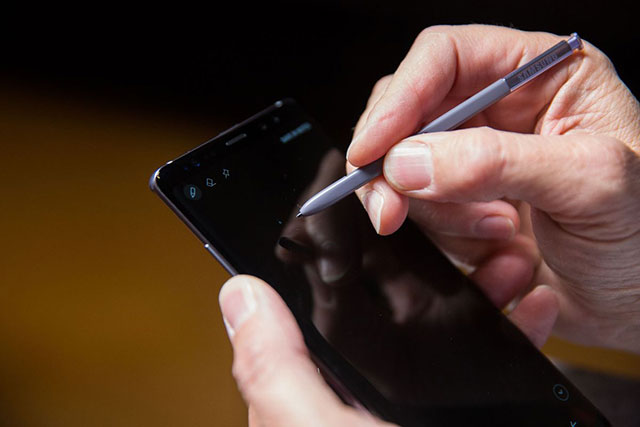 6 reasons why you should care about Galaxy Note 8 even when using iPhone Picture 2