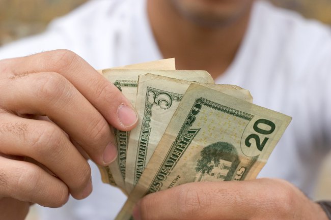 7 financial mistakes most people often get Picture 2