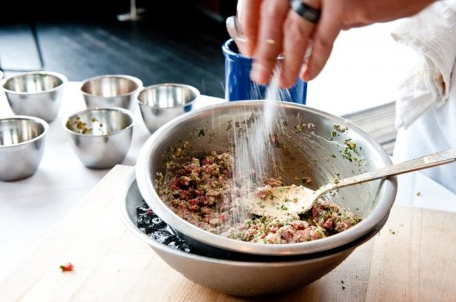 7 habits are 'silently killing' you every day Picture 4