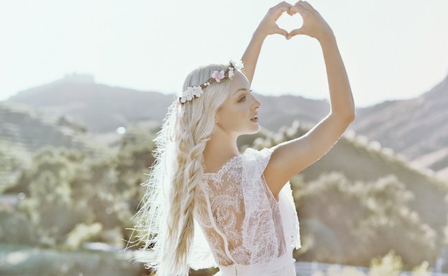 7 most beautiful hairstyles for brides on wedding day Picture 13