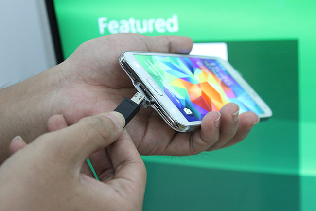 8 ways to project your phone screen on a television Picture 1