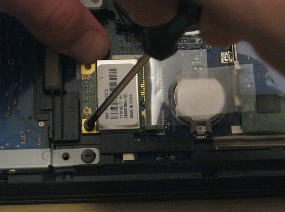 9 basic steps to replace, upgrade Wifi card on Laptop Picture 9