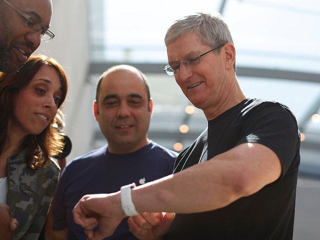 A normal working day of CEO Tim Cook - the powerful man behind the iPhone X costs thousands of dollars Picture 3