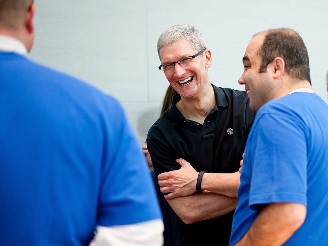 A normal working day of CEO Tim Cook - the powerful man behind the iPhone X costs thousands of dollars Picture 7