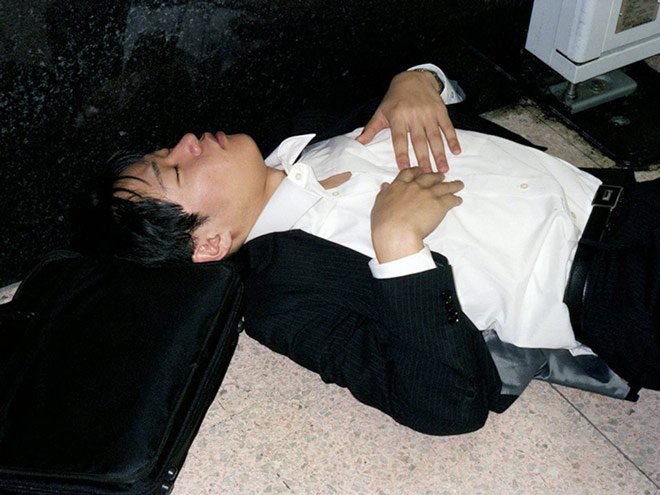 A series of photographs faithfully depicting Japan's harshest working culture Picture 13