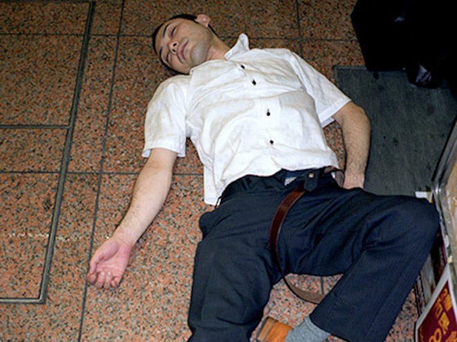 A series of photographs faithfully depicting Japan's harshest working culture Picture 14