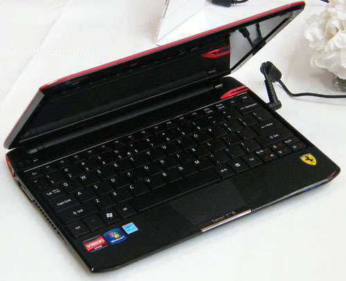 Acer Ferrari One Netbook Picture 5