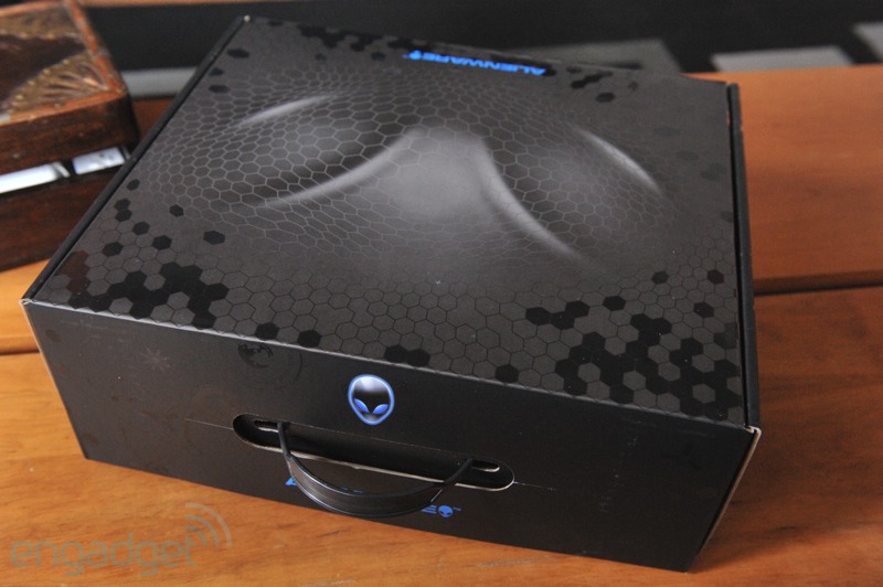 Actual photo of the 'giants' Alienware M18x Picture 1