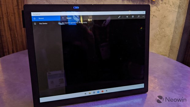 Actual photo of Windows 10X on ThinkPad X1 Fold Picture 4
