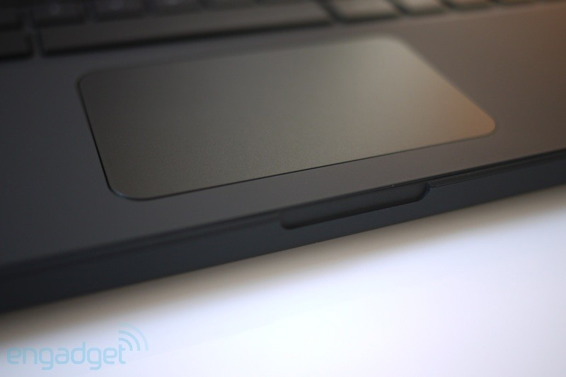 Actual photos of Google Cr-48, laptop running Chrome OS Picture 14