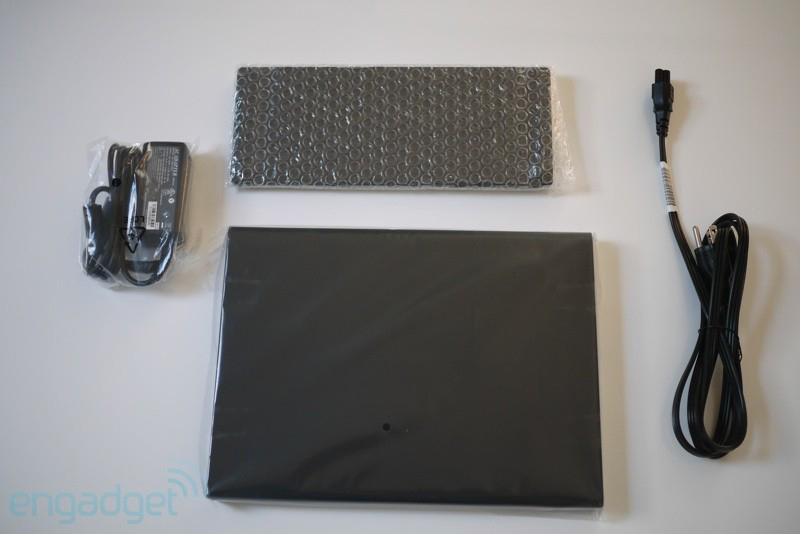 Actual photos of Google Cr-48, laptop running Chrome OS Picture 2