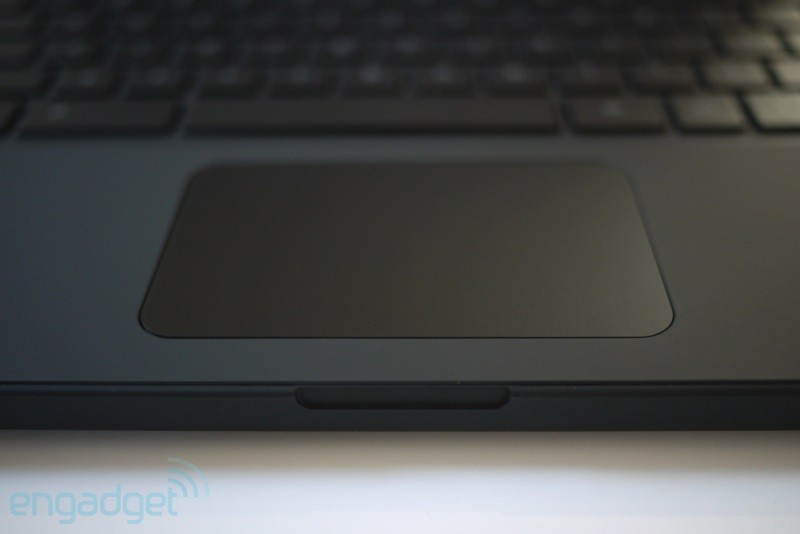 Actual photos of Google Cr-48, laptop running Chrome OS Picture 21