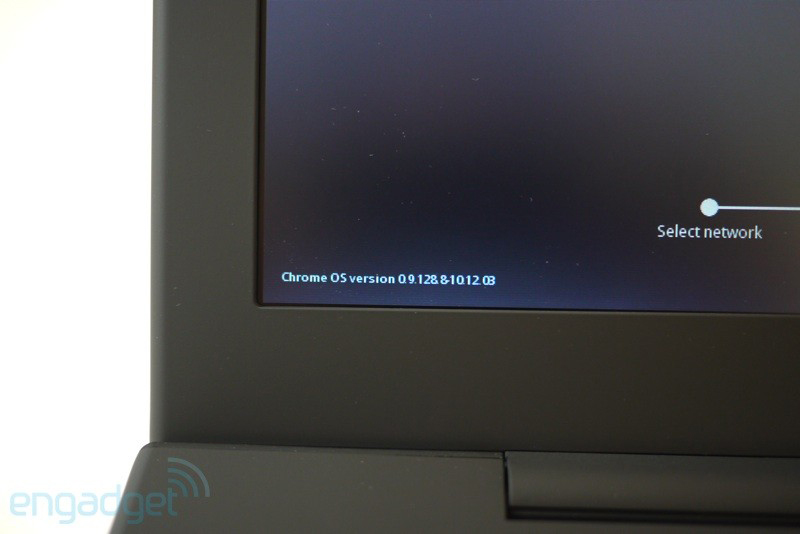 Actual photos of Google Cr-48, laptop running Chrome OS Picture 25