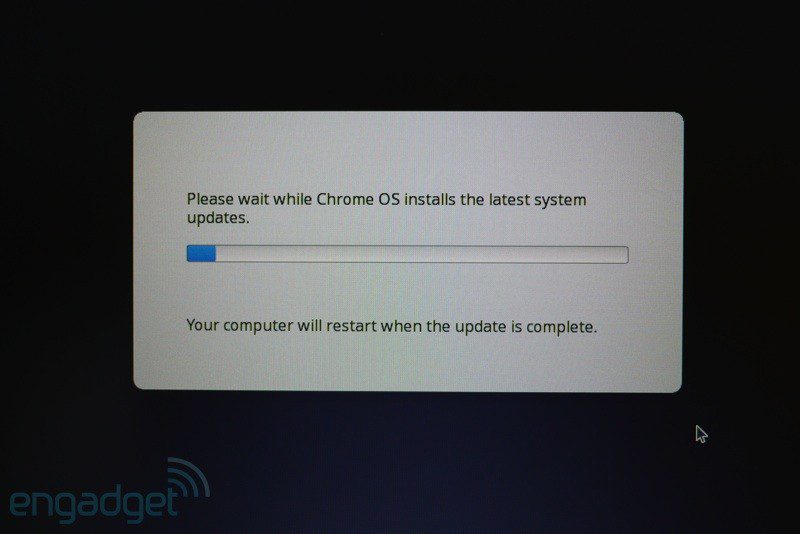 Actual photos of Google Cr-48, laptop running Chrome OS Picture 31