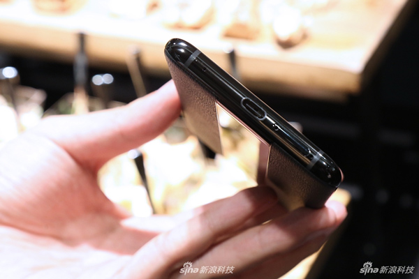 Admire Mate 20 RS Porsche Design, Huawei's high-end smartphones cost up to 50 million Picture 6