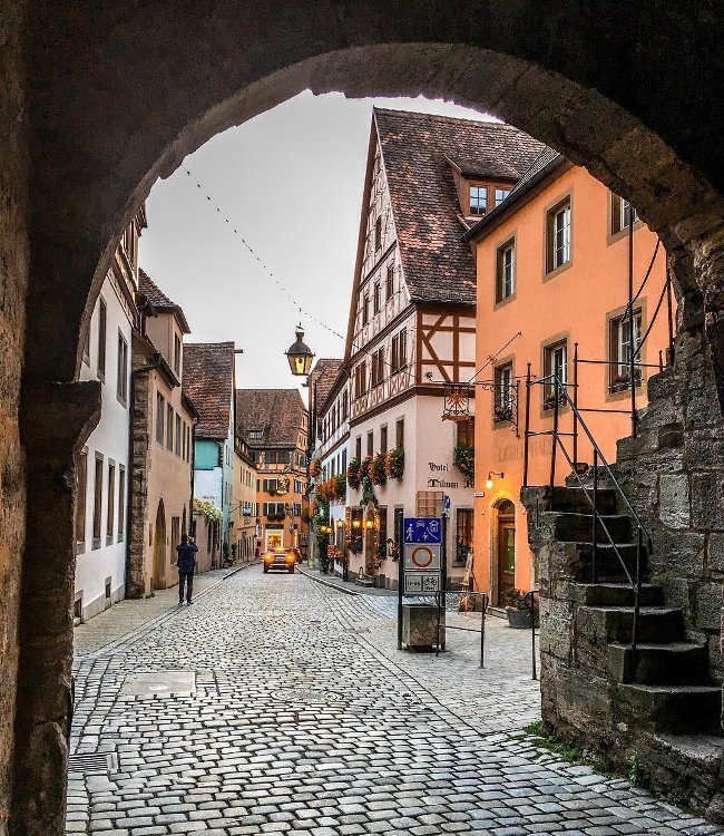 Admire the 25 most colorful streets in the world Picture 11