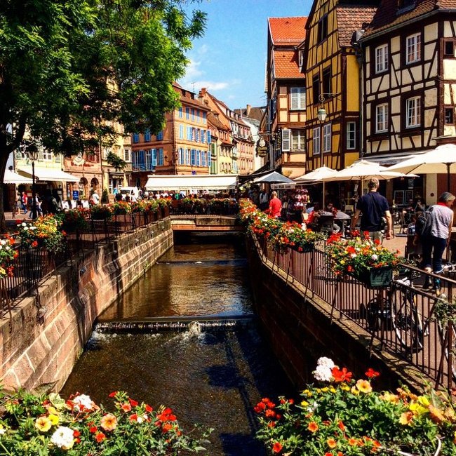 Admire the 25 most colorful streets in the world Picture 12