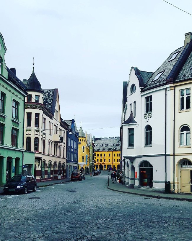 Admire the 25 most colorful streets in the world Picture 23