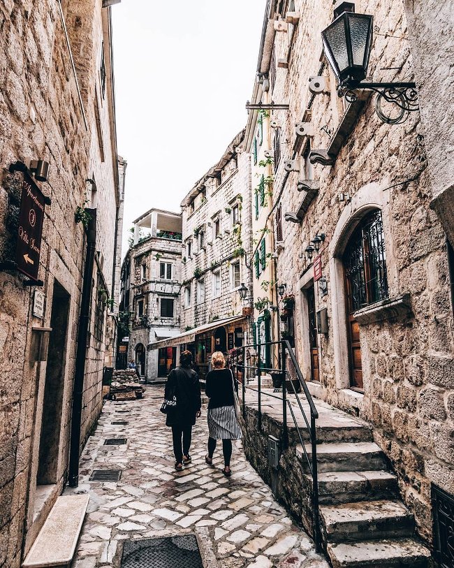 Admire the 25 most colorful streets in the world Picture 7