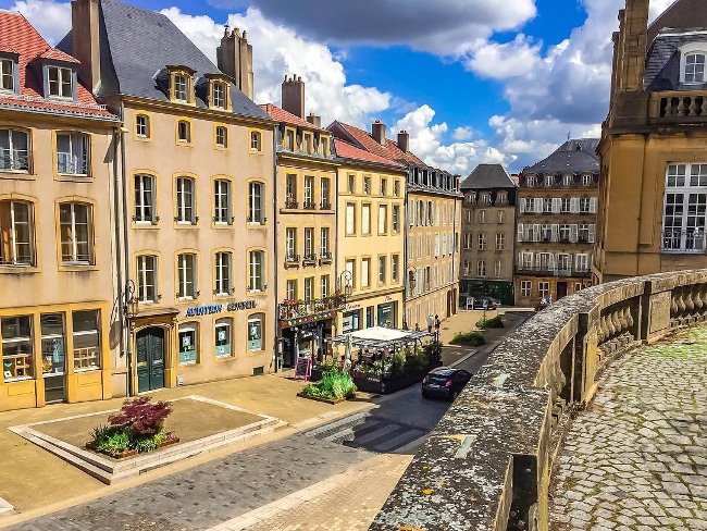 Admire the 25 most colorful streets in the world Picture 9