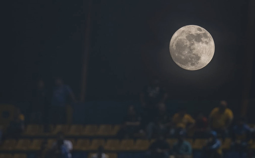 Admire the beautiful super moon image in the sky of Vietnam and the world Picture 17