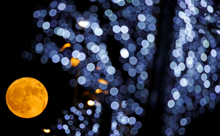 Admire the beautiful super moon image in the sky of Vietnam and the world Picture 23