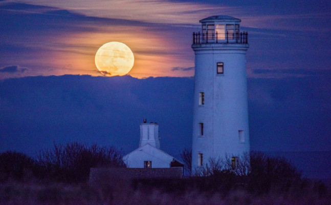 Admire the beautiful super moon image in the sky of Vietnam and the world Picture 25