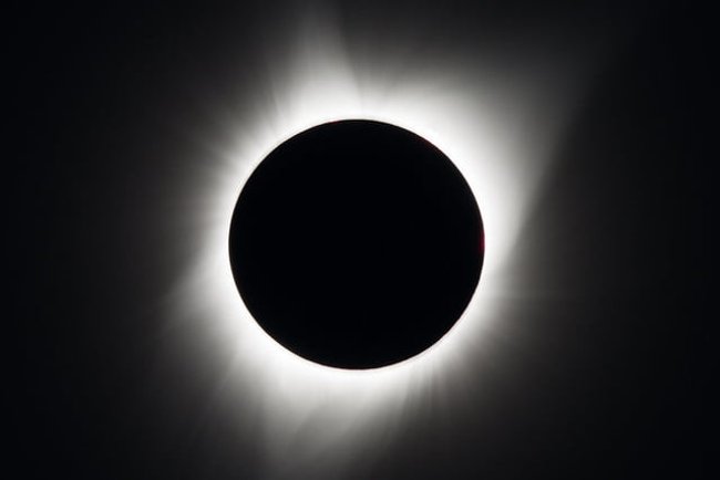 Admire the best images of the total solar eclipse on August 21 Picture 3