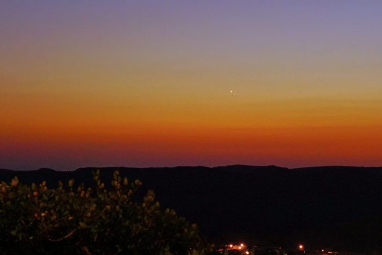 Admire the rare moment Venus and Jupiter 'meet' each other in the sky Picture 7