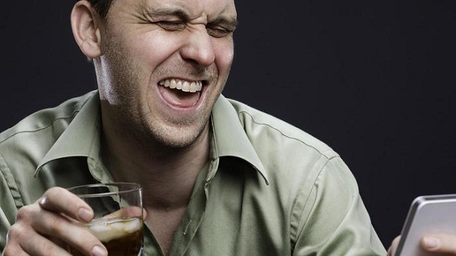 Alcohol on New Year and 9 risks to unpredictable health Picture 1