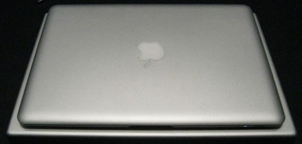 Apple launched the MacBook Air ultra-thin laptop Picture 1