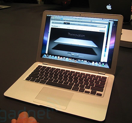 Apple launched the MacBook Air ultra-thin laptop Picture 4