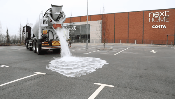 Asphalt absorbs more than 11,000 liters of water every hour, running out of flooding Picture 3