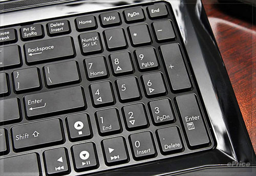 Asus 3D laptop 'show off' Picture 11