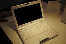 Asus introduced a new version of the Eee PC mini laptop Picture 1