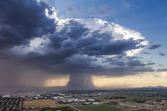 'Atomic cloud' - extremely rare and dangerous weather phenomenon Picture 1