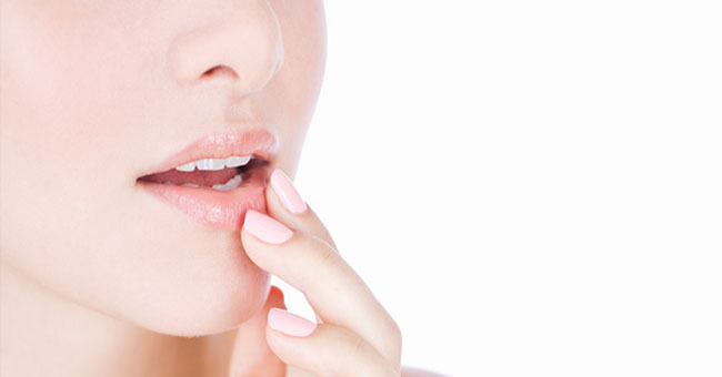 Be careful when touching your hands on the back of the body Picture 3