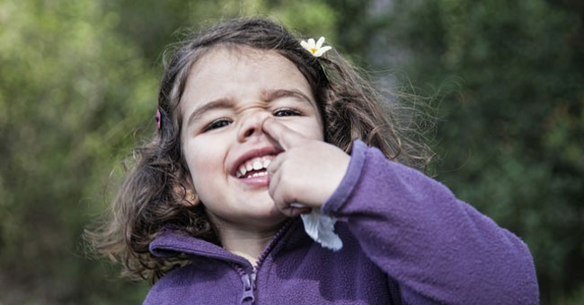 Be careful when touching your hands on the back of the body Picture 4