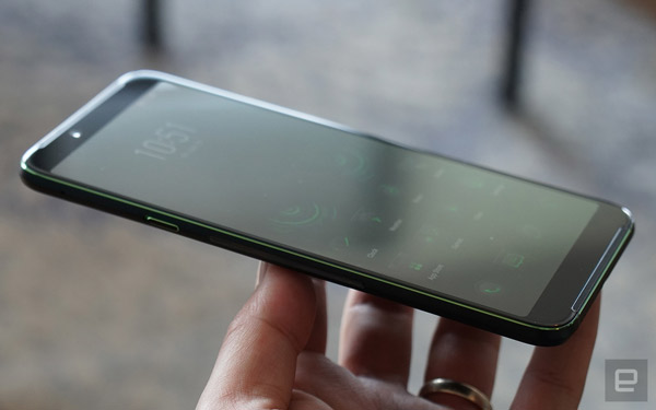 Black Shark Helo - the world's first smartphone with 10GB of RAM, playing AMOLED games, priced at only 14 million Picture 5