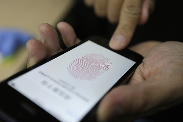 Can the phone be unlocked by the fingerprint of the dead? Picture 1