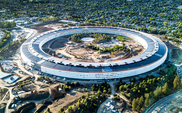 CEO Tim Cook instructs Apple's global office workers to work from home today Picture 1