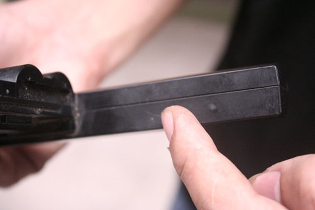 Changing cell for laptop battery has many risks Picture 4